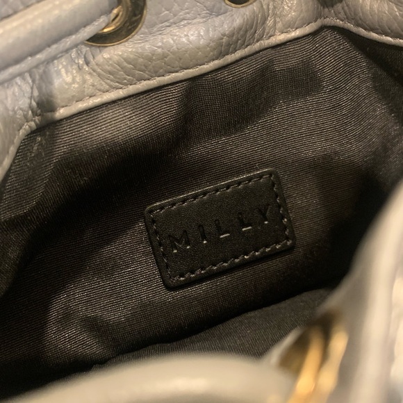 Mily Essex Fringe Small Drawstring Bucket Cross Body Bag
Grey LIKE NEW - Picture 5 of 8